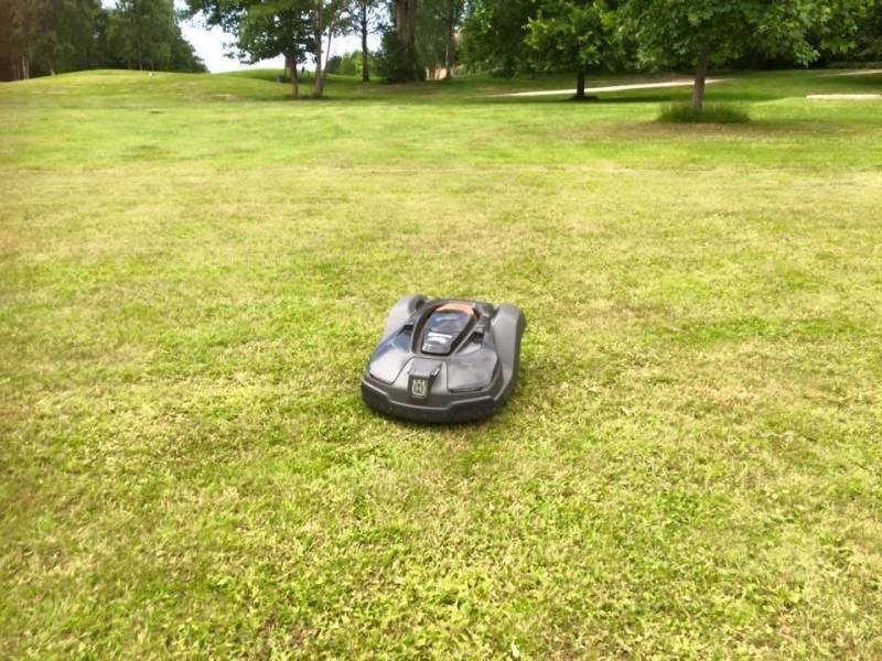 Optez pour l’installation d’un robot tondeuse pour une tonte précise sur toute la surface de votre jardin à Gastes !